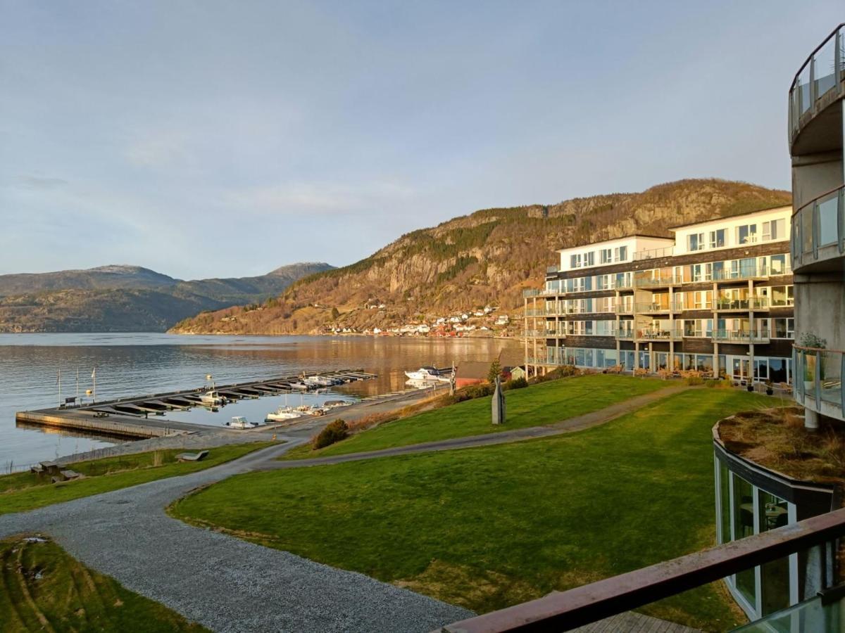 Smaken Av Ryfylke Event As Overnatting, Bygningen Drives Ikke Som Hotell Hjelmeland Exterior photo